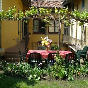 Casa Mario Lupo , Bergamo Italia